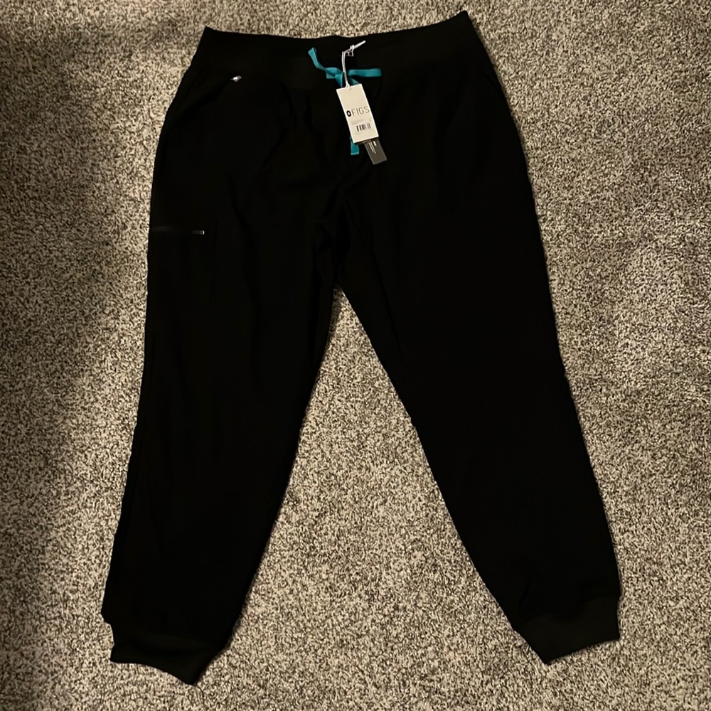FIGS lined scrub joggers black, NWT